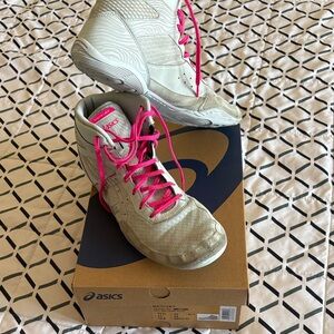 ASICS matflex 7 wrestling shoes  cool grey/silver/pink